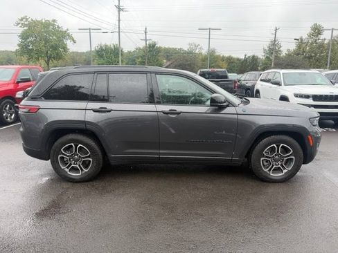 Used 2022 Jeep Grand Cherokee Trailhawk w/ Advanced Protech Group II AWD/4WD image 8