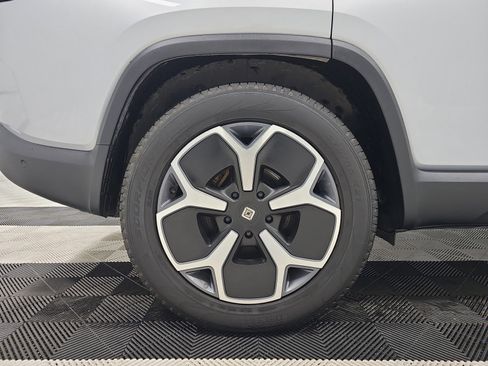 Used 2024 Rivian R1S Adventure image 12