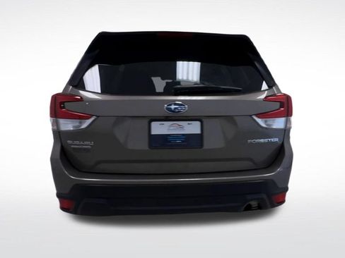 Used 2021 Subaru Forester Premium AWD/4WD image 7