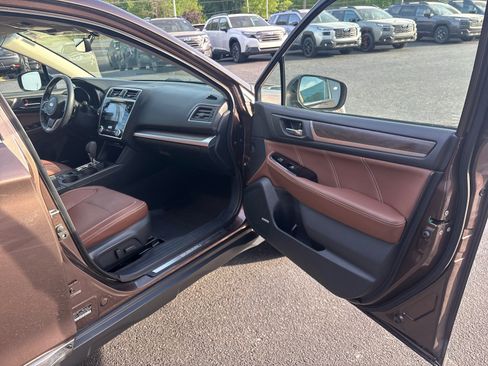 Used 2019 Subaru Outback 3.6R Touring w/ Popular Package #3A AWD/4WD image 44