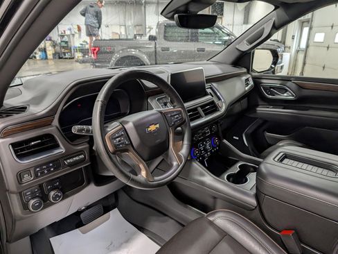 Used 2023 Chevrolet Suburban High Country w/ Premium Package 2 image 17