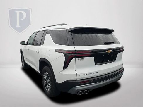 Certified 2024 Chevrolet Traverse LT image 8