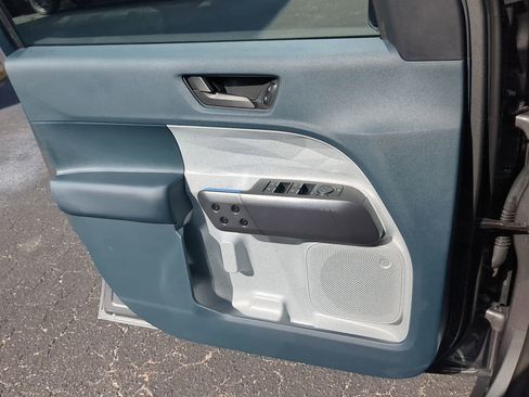 New 2025 Ford Maverick XLT image 28