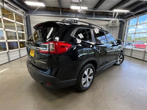 Used 2023 Subaru Ascent Premium AWD/4WD image 5