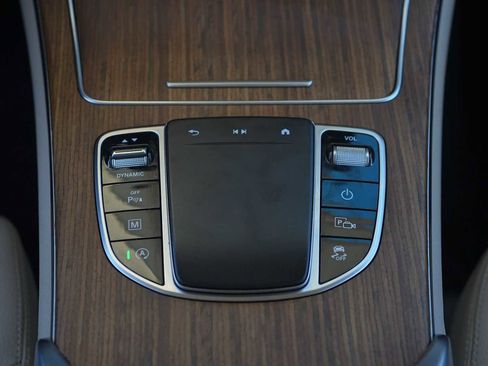 Used 2022 Mercedes-Benz GLC 300 image 21