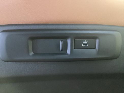 Used 2022 BMW X5 sDrive40i w/ M Sport Package image 45