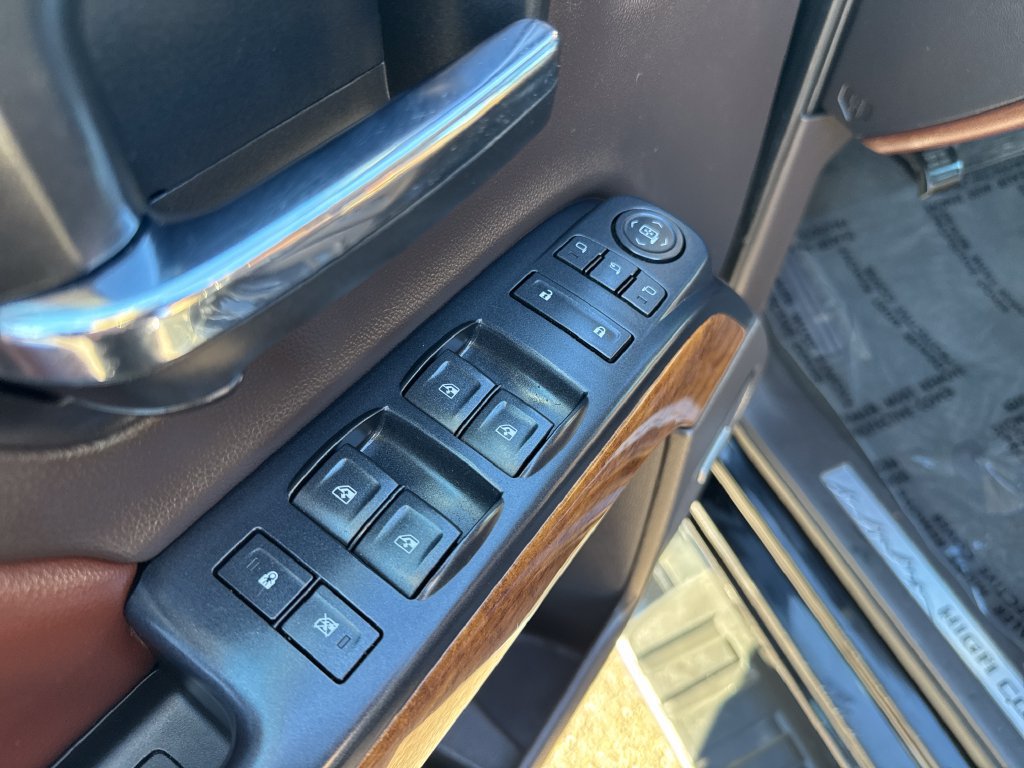 Used 2016 Chevrolet Silverado 1500 High Country w/ High Country Premium Package AWD/4WD image 11