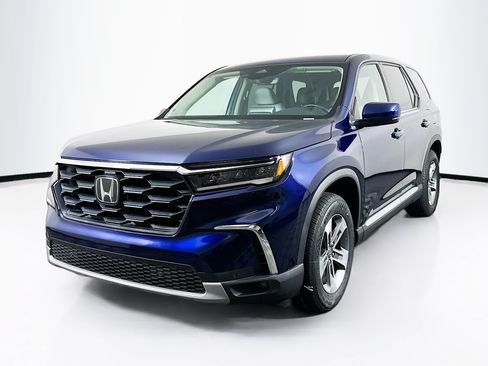 Used 2025 Honda Pilot EX-L image 3