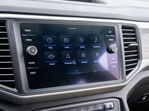 Used 2021 Volkswagen Atlas Cross Sport SE image 22