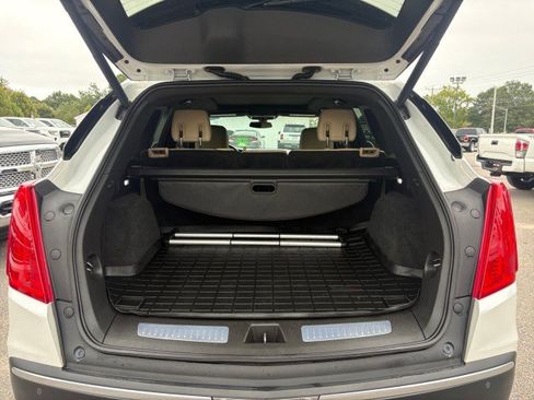 Used 2017 Cadillac XT5 Luxury FWD image 18