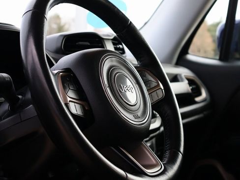 Used 2016 Jeep Renegade Latitude image 25