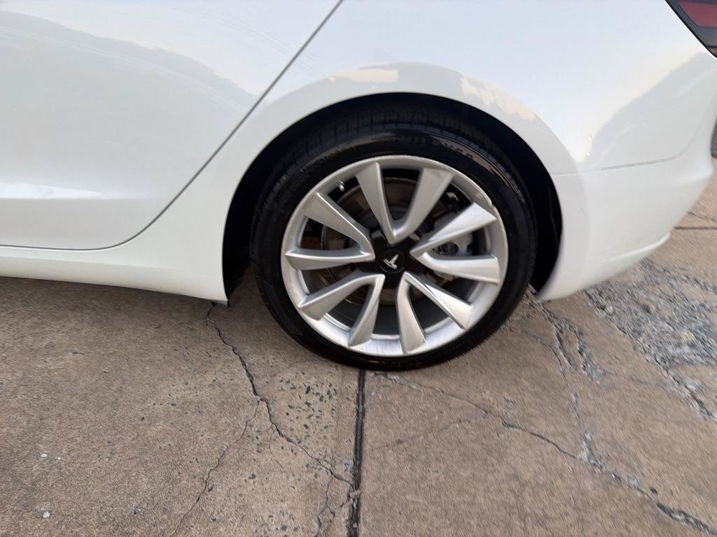 Used 2018 Tesla Model 3 Long Range RWD image 35