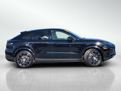 Used 2024 Porsche Cayenne Coupe AWD/4WD image 3