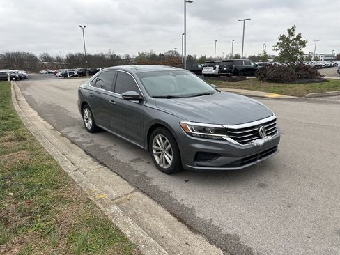 Used 2020 Volkswagen Passat 2.0T SE image 3