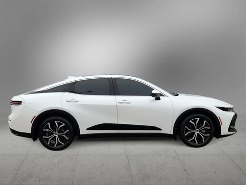 Used 2024 Toyota Crown Limited image 9