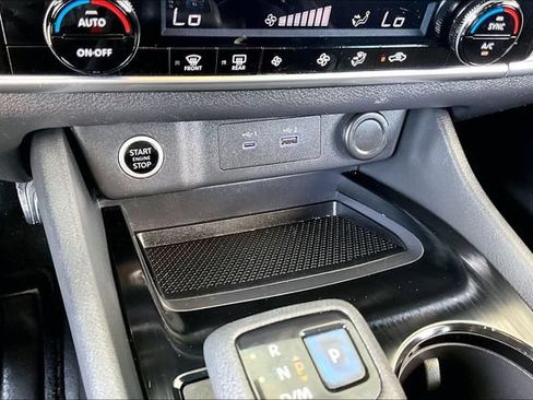 Used 2022 Nissan Rogue SV FWD image 24