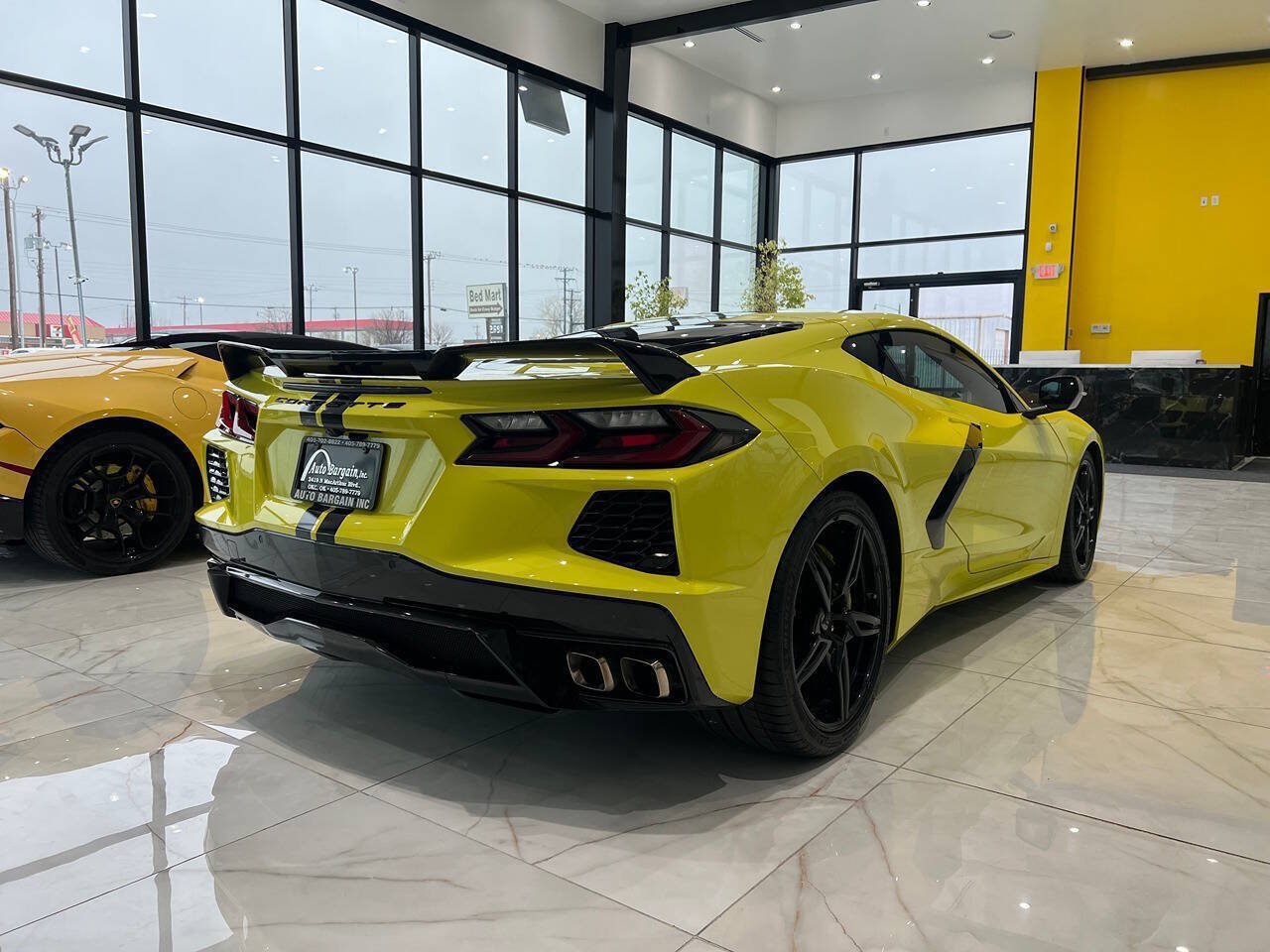 Used 2021 Chevrolet Corvette Stingray Coupe w/ Z51 Performance Package RWD image 3
