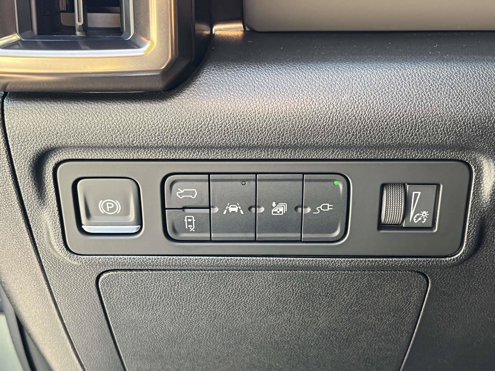 Used 2024 GMC Hummer EV 3X w/ LPO, Illumination Package AWD/4WD image 30
