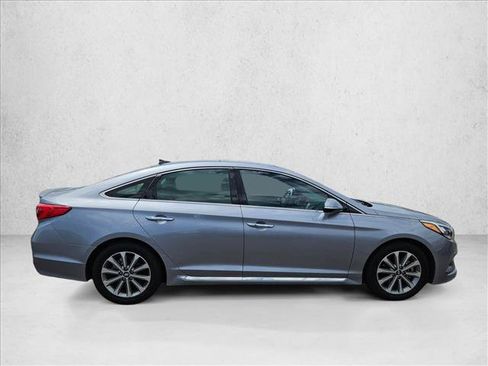 Used 2016 Hyundai Sonata Limited w/ Option Group 05 FWD image 4