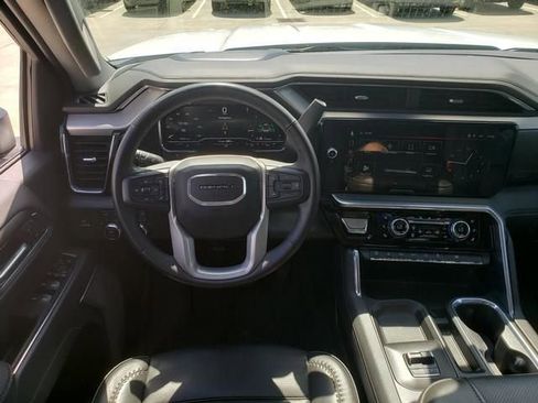 Used 2025 GMC Sierra 3500 Denali w/ Denali Reserve Package AWD/4WD image 18