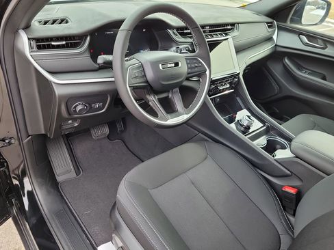 New 2025 Jeep Grand Cherokee Laredo X w/ Luxury Tech Group I image 20