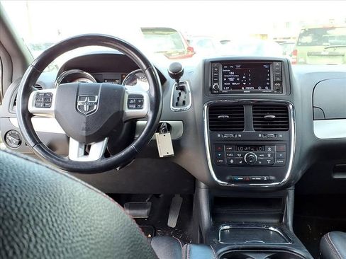 Used 2019 Dodge Grand Caravan GT FWD image 4