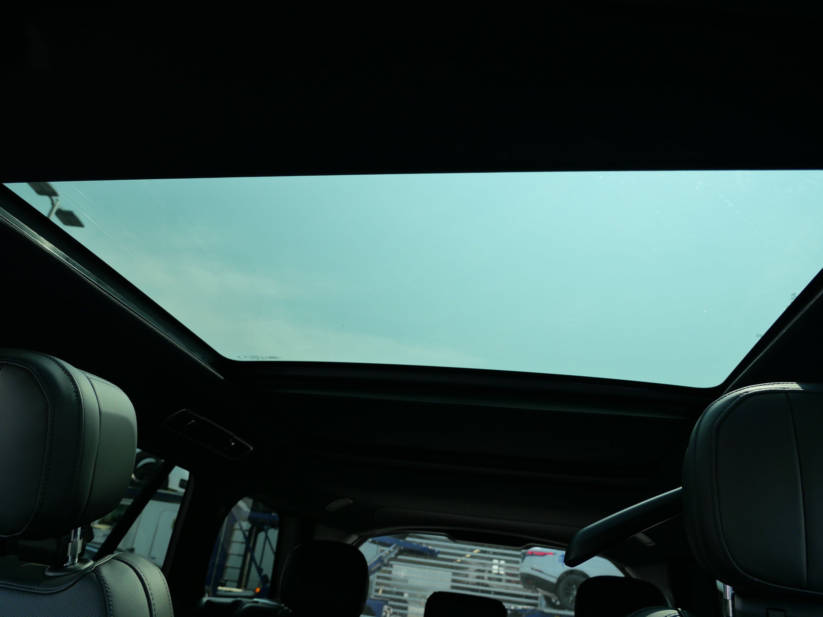 New 2026 Land Rover Range Rover SE AWD/4WD image 6