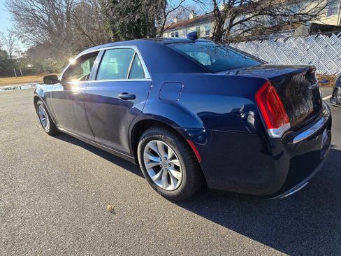 Used 2015 Chrysler 300 Limited image 14