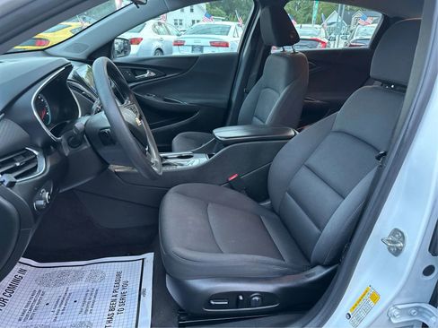 Used 2021 Chevrolet Malibu LT image 9