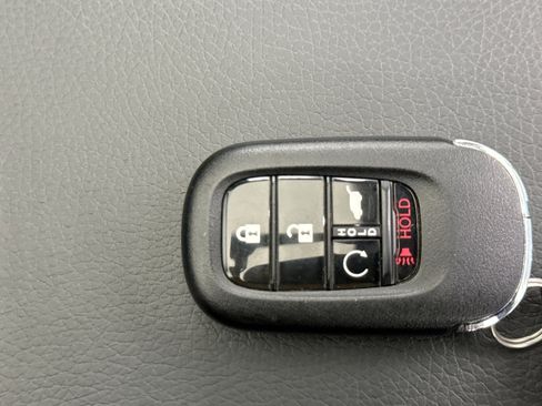 Used 2023 Honda Pilot Touring image 27