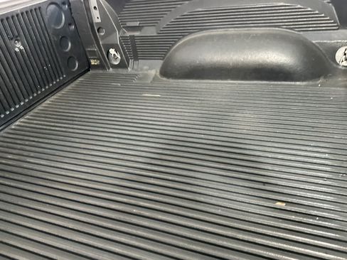 Used 2021 RAM 1500 Classic SLT AWD/4WD image 19
