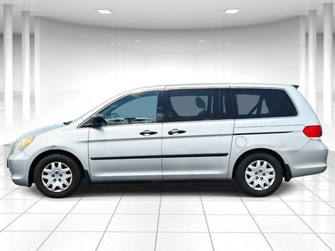 Used 2010 Honda Odyssey LX image 2
