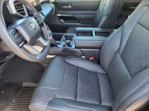 Used 2024 Toyota Tundra Limited AWD/4WD image 10