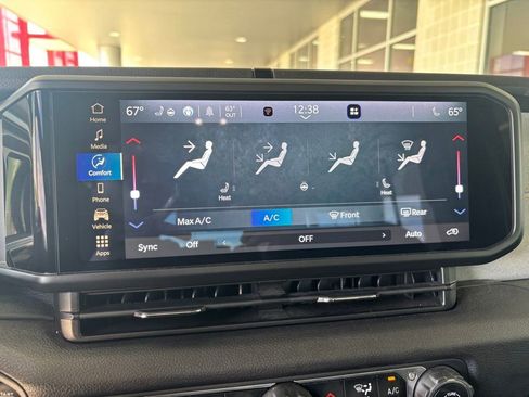 Used 2024 Jeep Wrangler Unlimited Sport AWD/4WD image 21