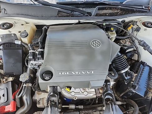 Used 2006 Buick LaCrosse CXS FWD image 38