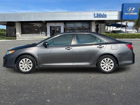 Used 2014 Toyota Camry L image 6