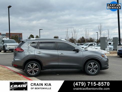 Used 2020 Nissan Rogue SV w/ Premium Package image 9