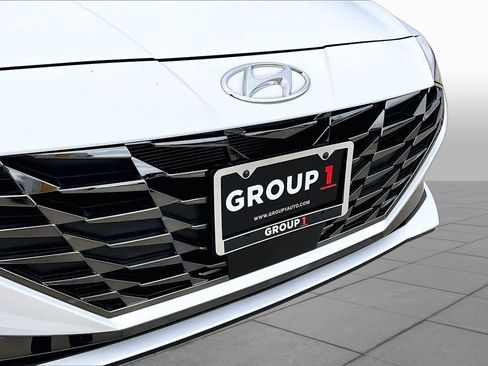 Certified 2023 Hyundai Elantra Limited FWD image 30