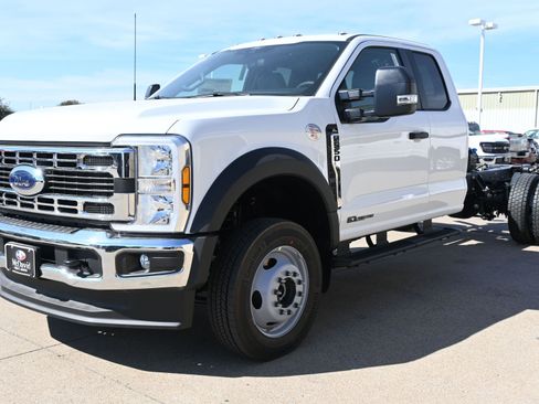 New 2026 Ford F550 4x4 Supercab Super Duty image 1