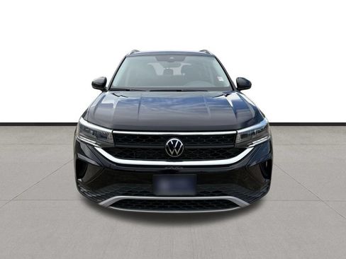 Used 2024 Volkswagen Taos SE FWD image 8