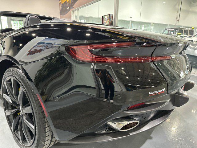 Used 2019 Aston Martin DB11 Volante RWD image 34