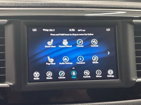 Used 2020 Chrysler Pacifica Touring-L FWD image 26