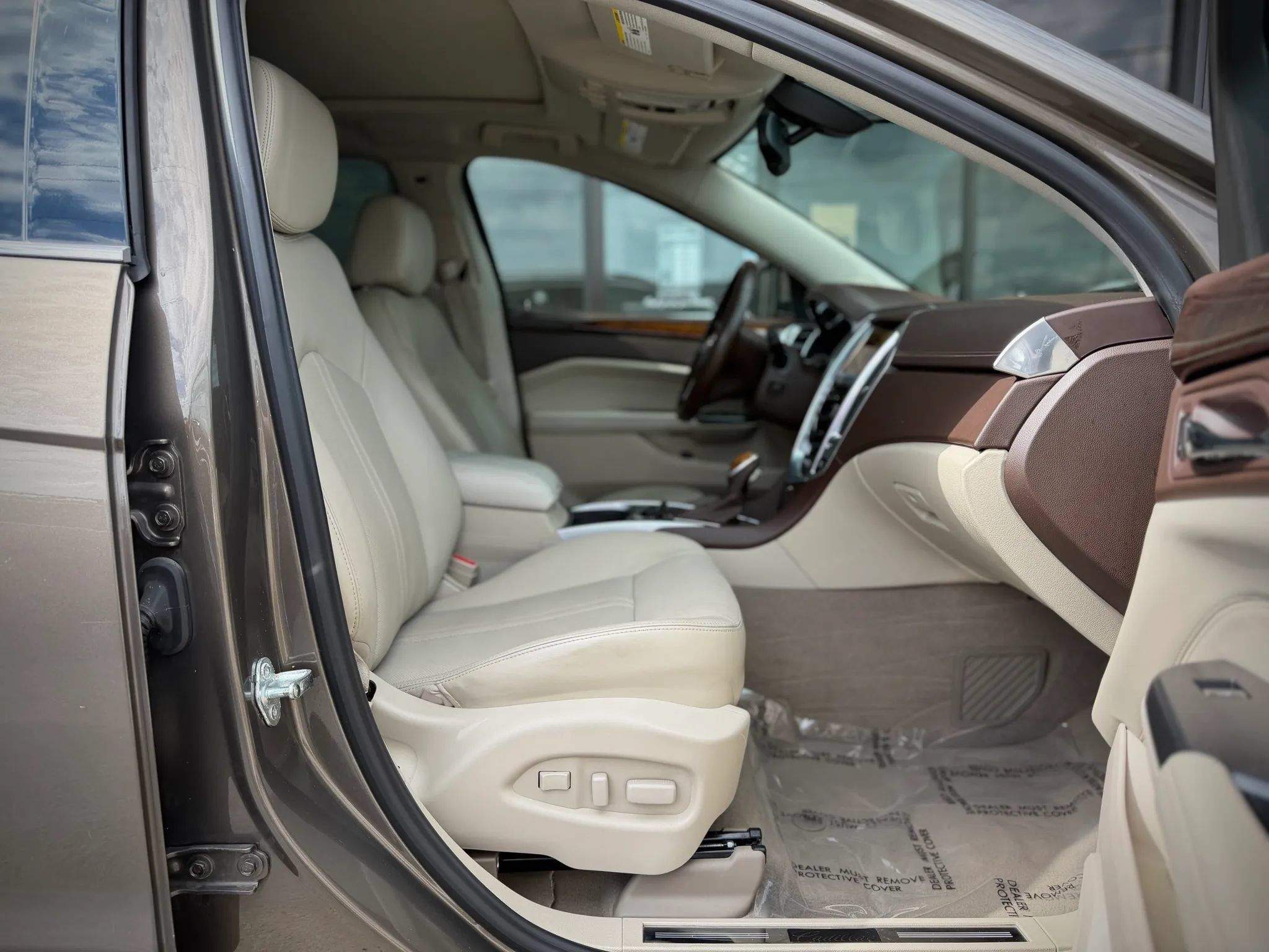 Used 2014 Cadillac SRX Luxury FWD image 12