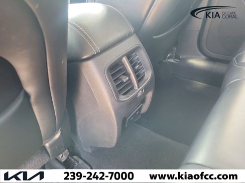 Used 2019 Jeep Cherokee Latitude Plus FWD image 15