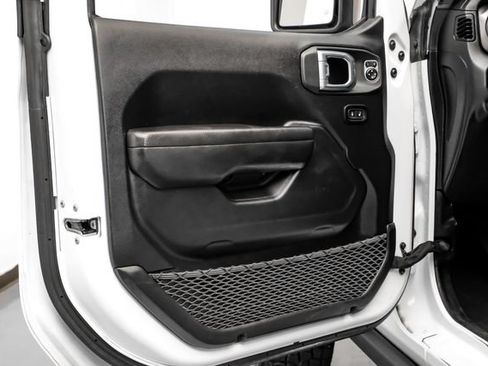 Used 2023 Jeep Wrangler Unlimited w/ Cold Weather Group AWD/4WD image 38