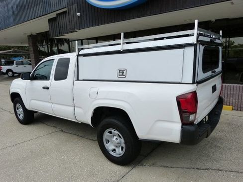 Used 2022 Toyota Tacoma SR RWD image 3