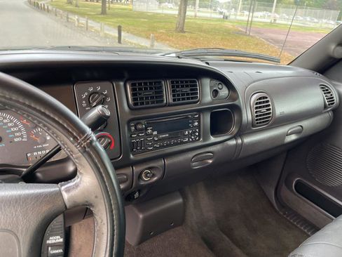 Used 2001 Dodge Ram 2500 Truck 2WD Quad Cab image 28