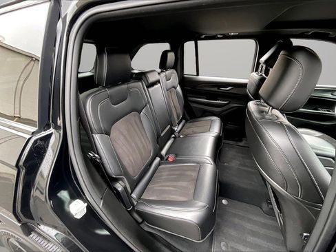 Certified 2023 Jeep Grand Cherokee Altitude image 25