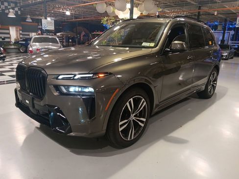 Certified 2024 BMW X7 xDrive40i w/ M Sport Package AWD/4WD image 1