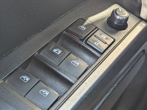 Used 2016 Toyota Tacoma SR5 image 14